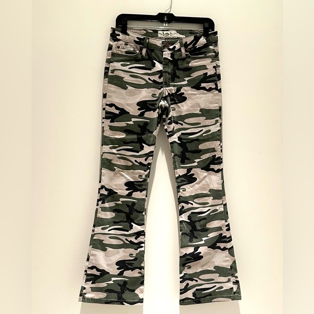 Camouflage Flare Pants